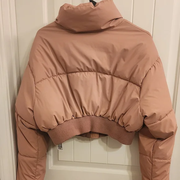 Zara Women's Light Pink Puffer Coat - Picture 2 of 3